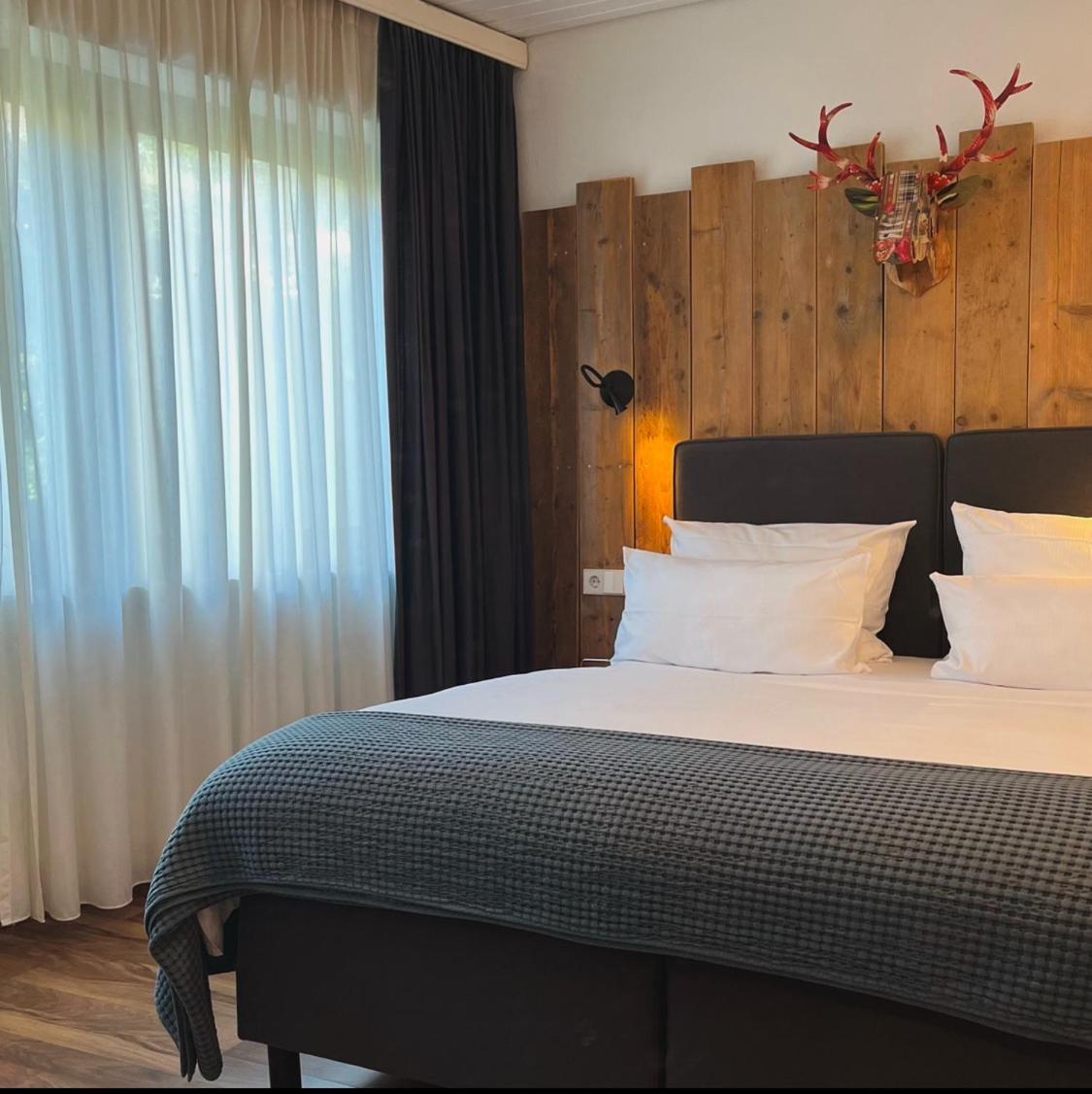 Kreuzblume Hotel & Weinstube Freiburg im Breisgau Buitenkant foto